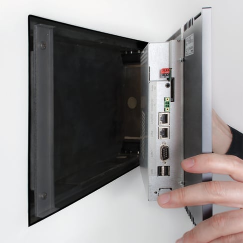 Montage eines Touchpanels im Smarthome