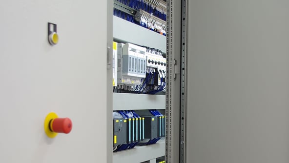 Industrie Touchscreens in Automatisierungssysteme für den Schaltschrank